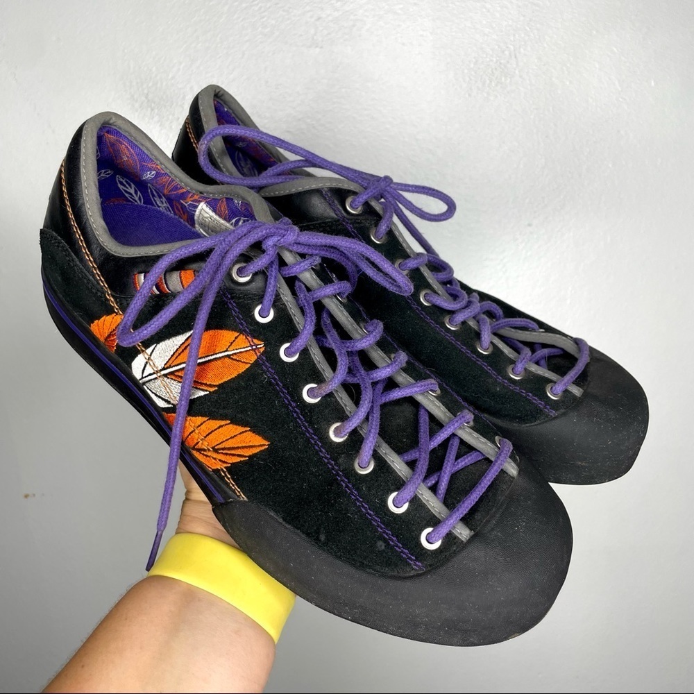 Maya Hayuk vs. Triple Five Soul Street Art Mens Limited Edition Shoe 398/555